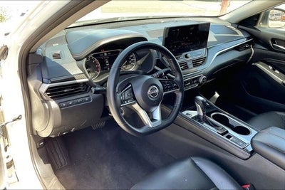 2023 Nissan Altima 2.0 SR
