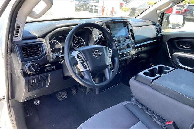 2023 Nissan Titan SV