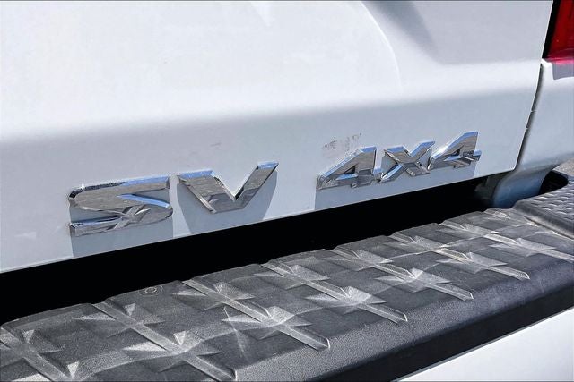 2023 Nissan Titan SV