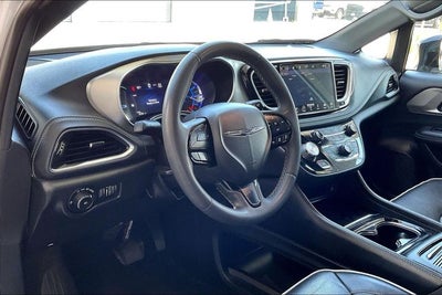 2023 Chrysler Pacifica Hybrid Limited
