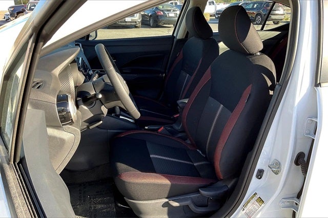 2025 Nissan Versa 1.6 SR