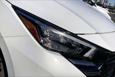 2025 Nissan Versa 1.6 SR