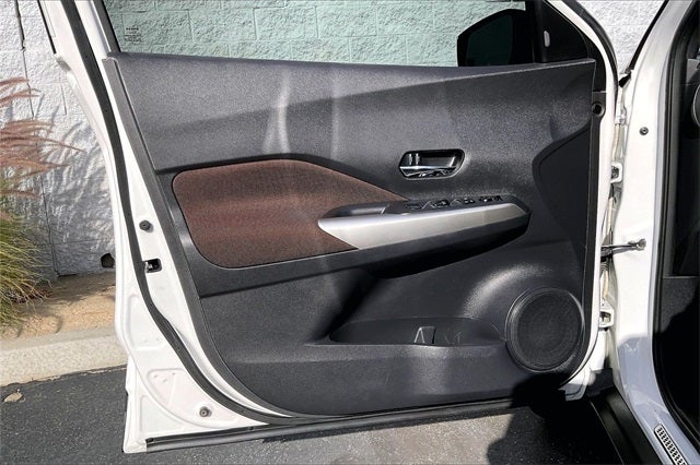 2019 Nissan Kicks SR