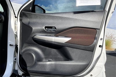 2019 Nissan Kicks SR