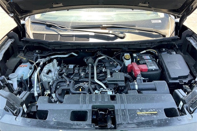 2025 Nissan Kicks SR