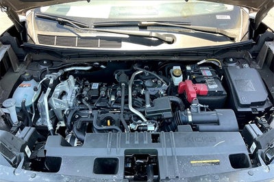 2025 Nissan Kicks SR