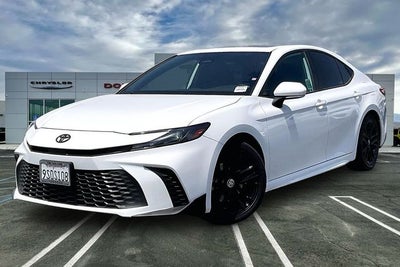 2025 Toyota Camry SE