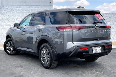 2025 Nissan Pathfinder S