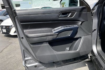 2025 Nissan Pathfinder S