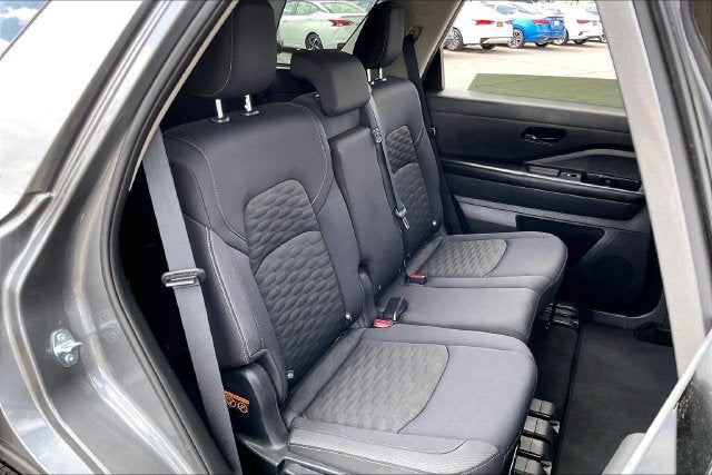 2025 Nissan Pathfinder S
