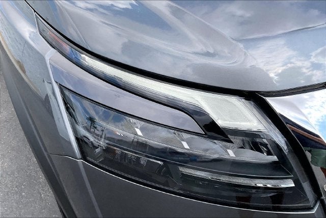 2025 Nissan Pathfinder S