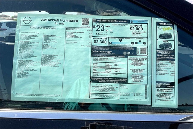 2025 Nissan Pathfinder SL