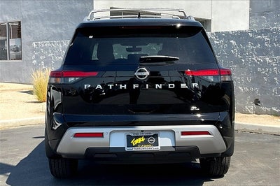 2025 Nissan Pathfinder SL