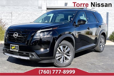 2025 Nissan Pathfinder SL