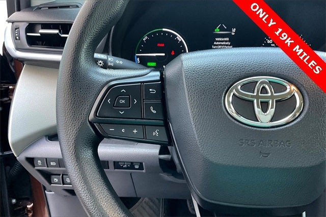 2022 Toyota Sienna LE 8 Passenger