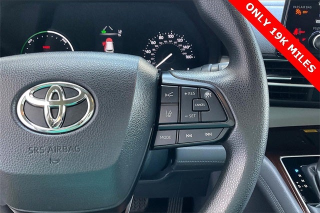 2022 Toyota Sienna LE 8 Passenger