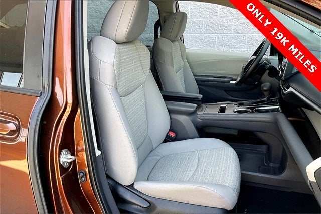 2022 Toyota Sienna LE 8 Passenger