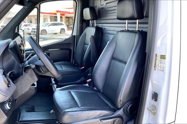 2025 Mercedes-Benz Sprinter 2500 Crew 144 WB