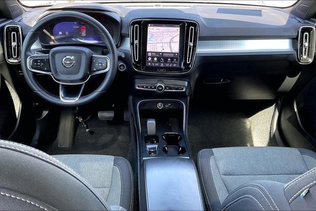 2024 Volvo XC40 B5 Core