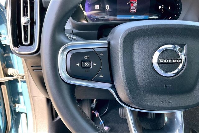 2024 Volvo XC40 B5 Core