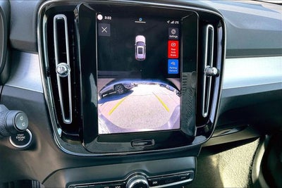 2024 Volvo XC40 B5 Core