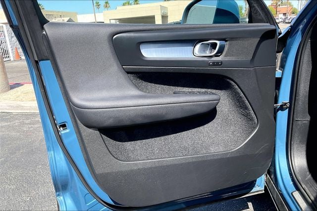 2024 Volvo XC40 B5 Core